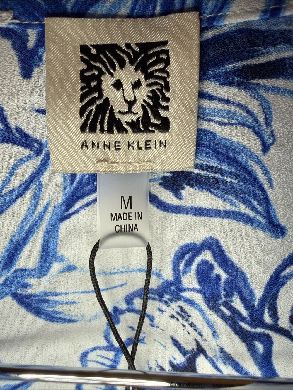 Anne Klein White and Blue Floral Sleeveless Tie-Neck Camisole - Picture 6 of 7